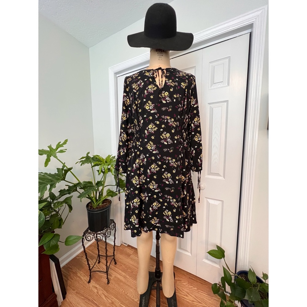 TORRID MULTI COLOR FLORAL PRINT CHALLIS SMOCKED WAIST DRESS SIZE 1